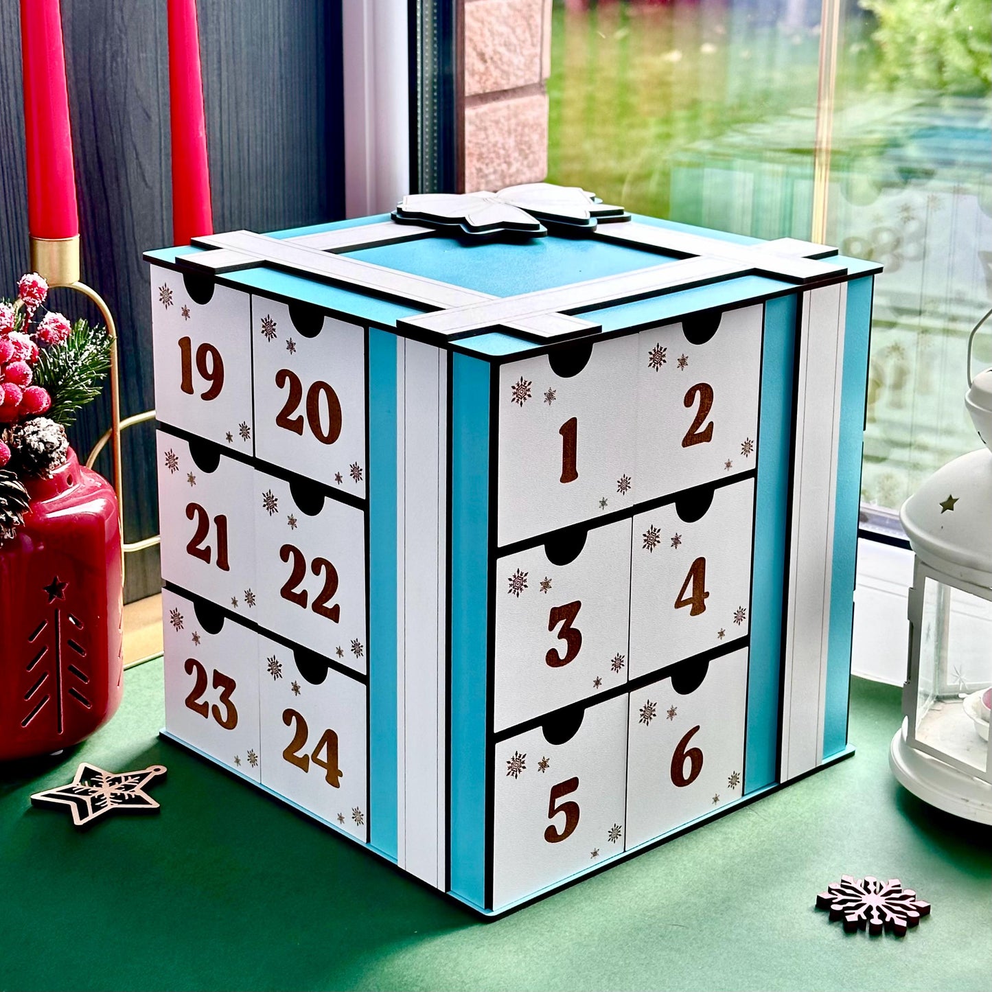Plaid Christmas Advent Calendar – Personalized Wooden Countdown