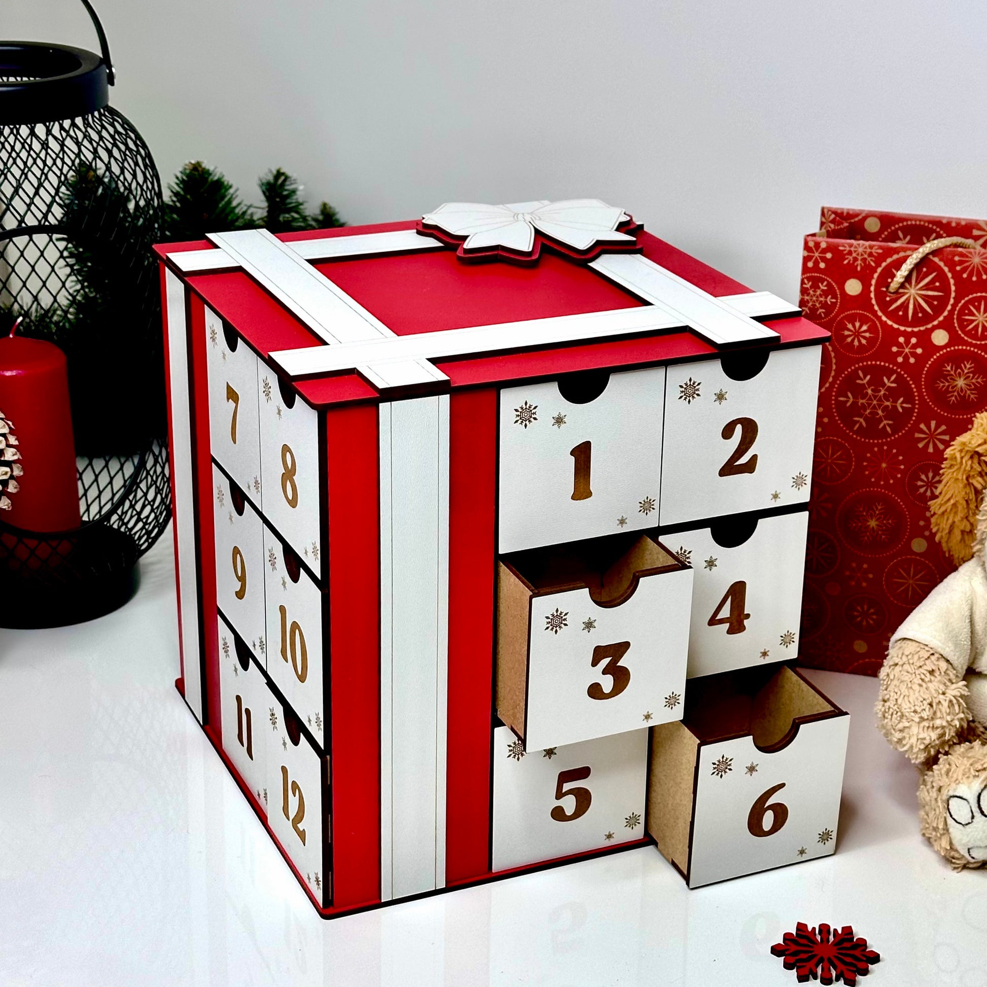 Laser-engraved wooden cube Advent calendar with 24 numbered drawers
