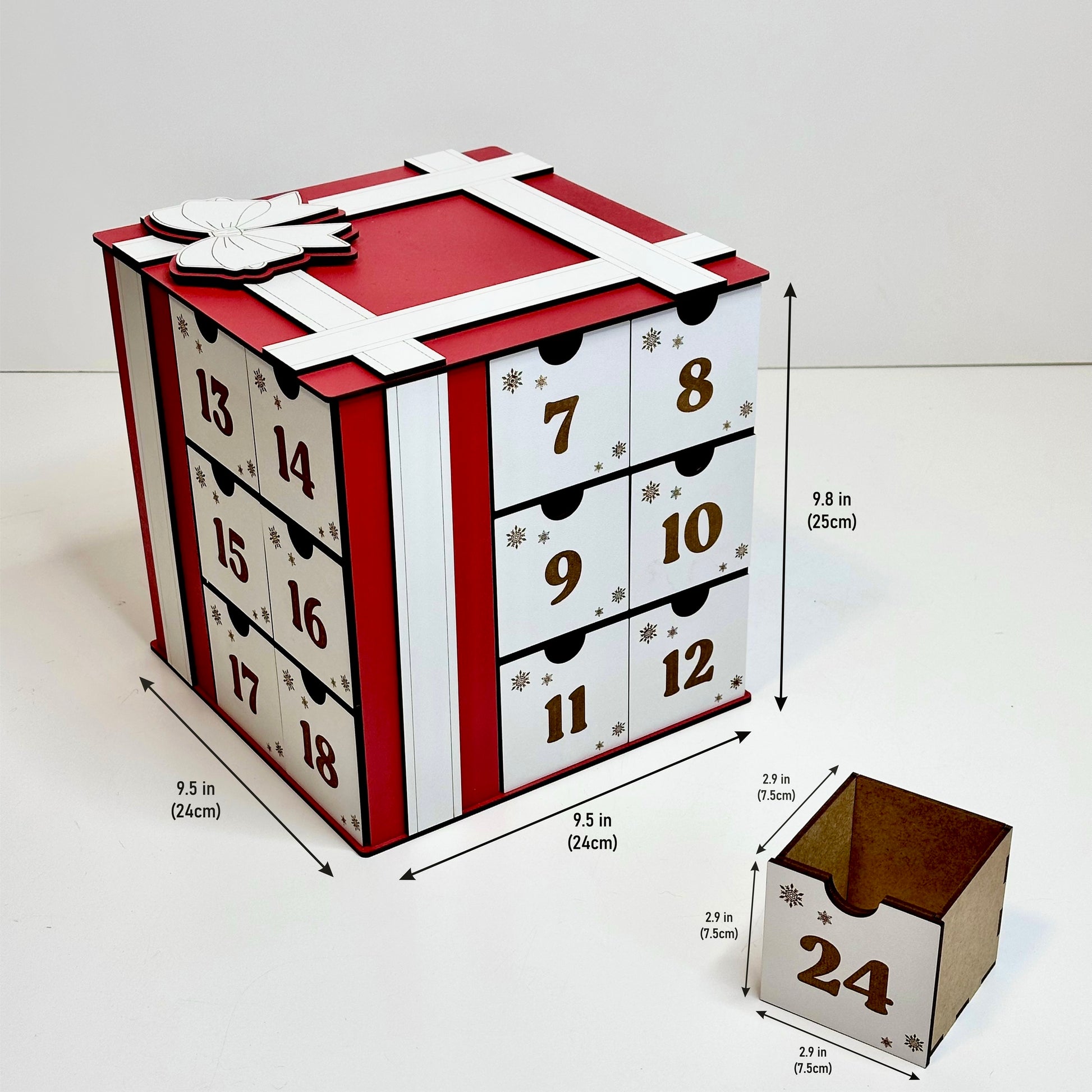 Dimensions of the wooden cube-shaped Advent calendar